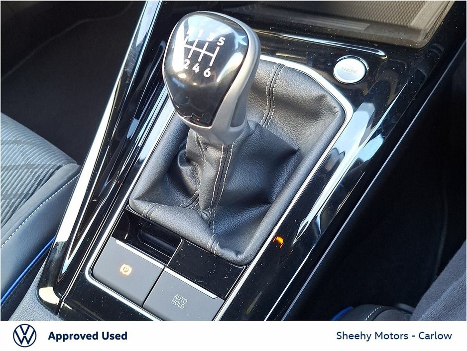 2025 Volkswagen Golf - image 14