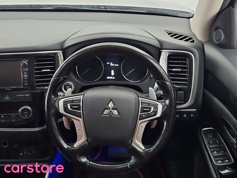 2017 Mitsubishi Outlander PHEV 2.0L MIVEC 4WD 5-Seater Instyle €16,880