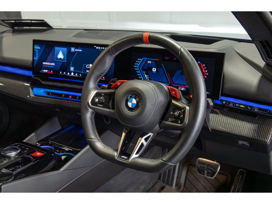 2025 BMW M5 - image 21