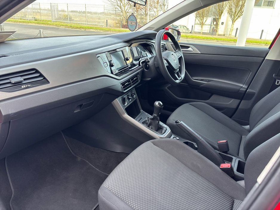 2019 Volkswagen Polo - image 2