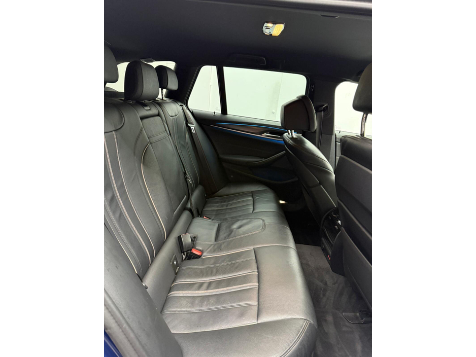 2021 BMW 5 Series - image 8