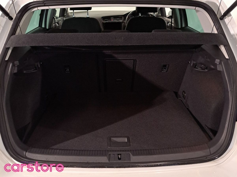 2017 Volkswagen Golf - image 19