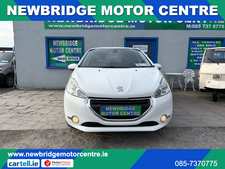 2014 Peugeot 208 - image 4