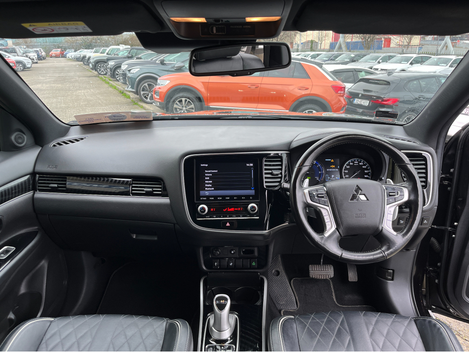 2021 Mitsubishi Outlander - image 14