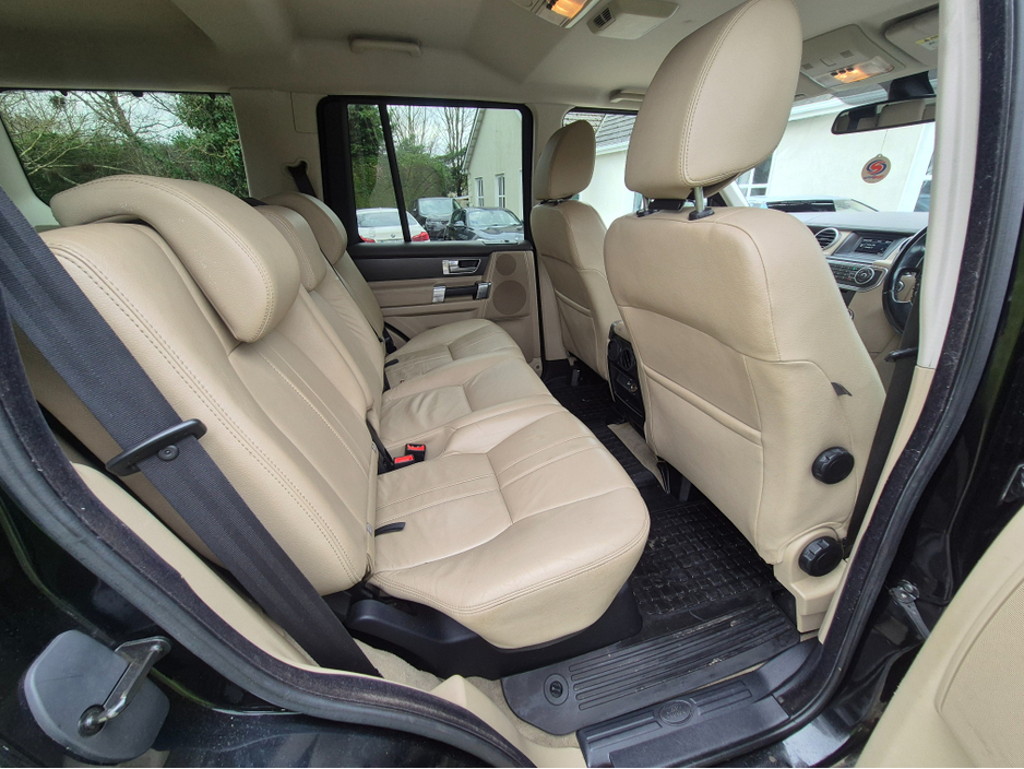 2013 Land Rover Discovery - image 4