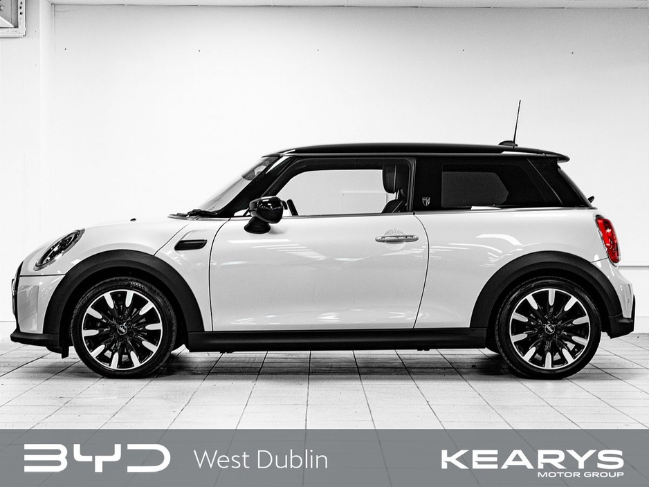 2023 MINI Hatch - image 5