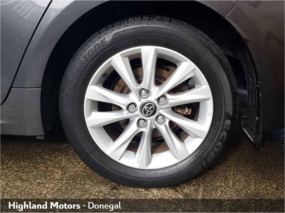 2023 Toyota Corolla - image 10