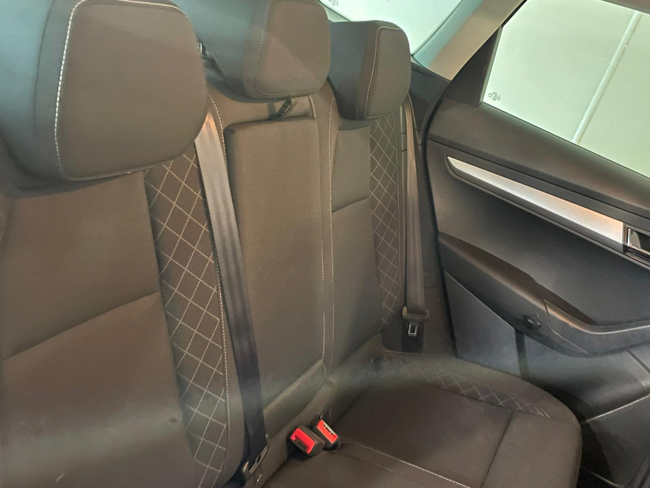 2020 Skoda Karoq - image 7