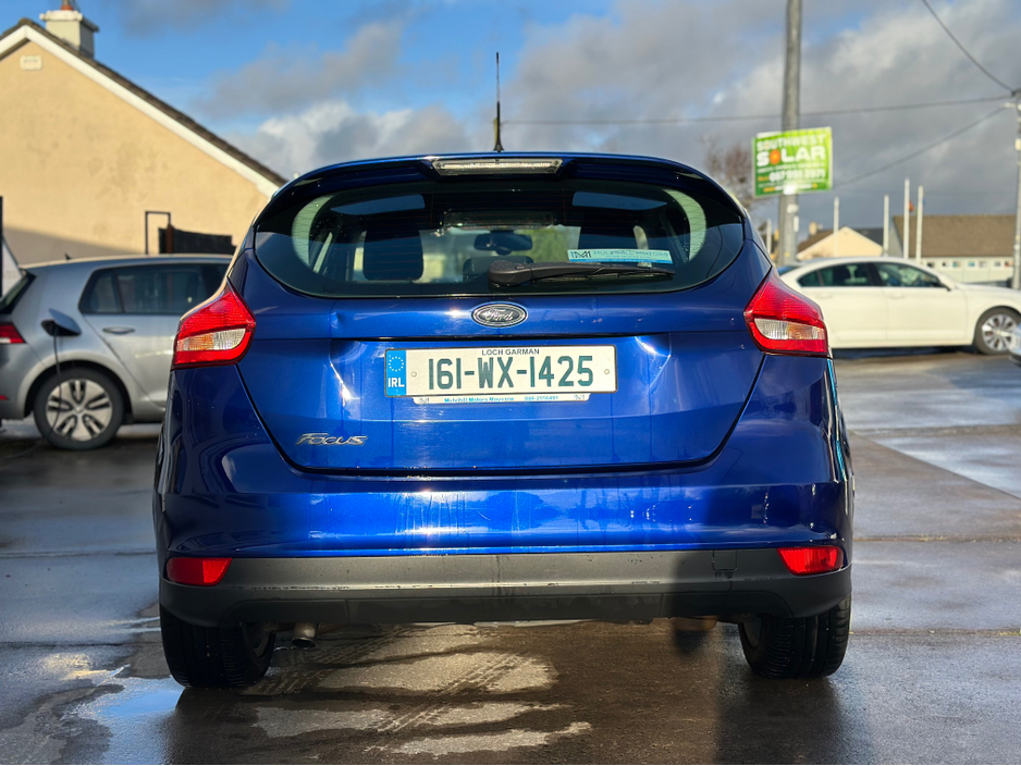 2016 Ford Focus - image 10