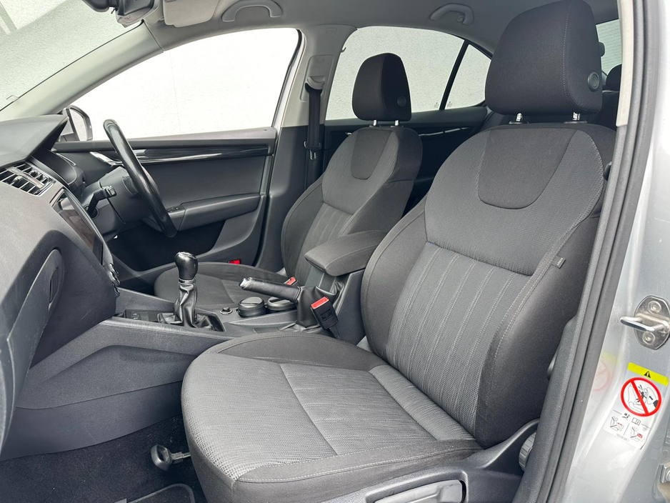 2017 Skoda Octavia - image 18