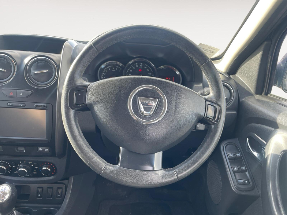 2016 Dacia Duster - image 12