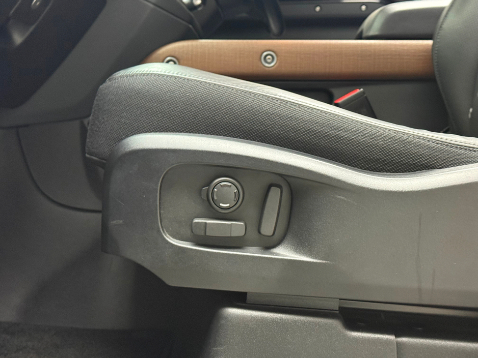 2023 Land Rover Defender X P400E FLAGSHIP MODEL €87,990