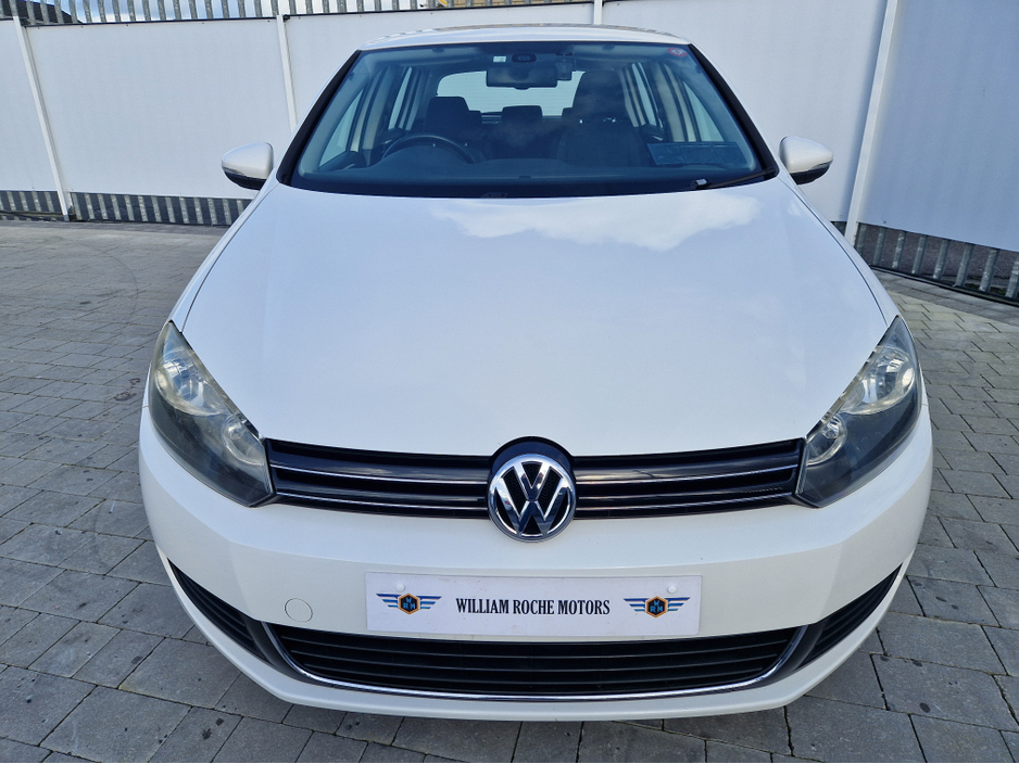 2012 Volkswagen Golf - image 3