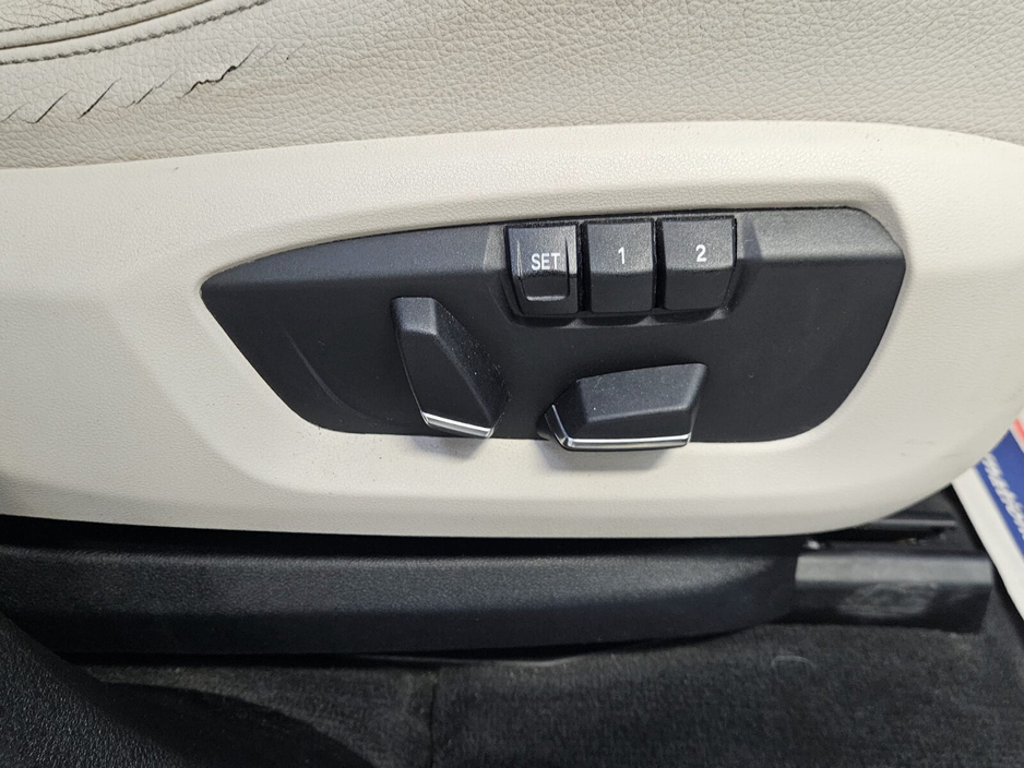 2016 BMW X5 - image 8