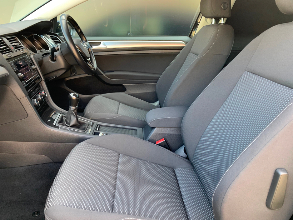 2019 Volkswagen Golf - image 12