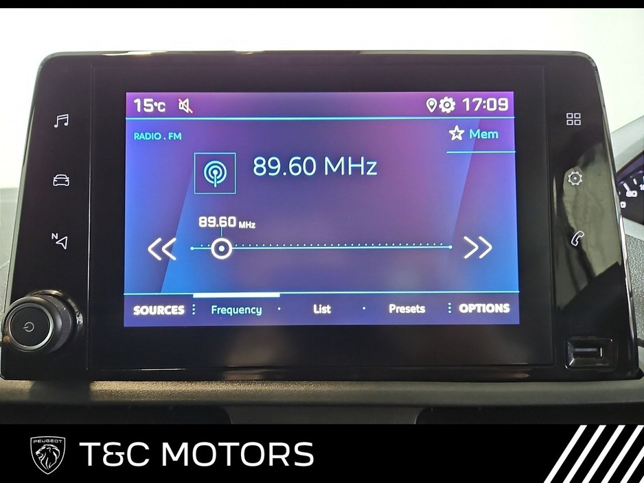 2024 Peugeot Partner - image 11