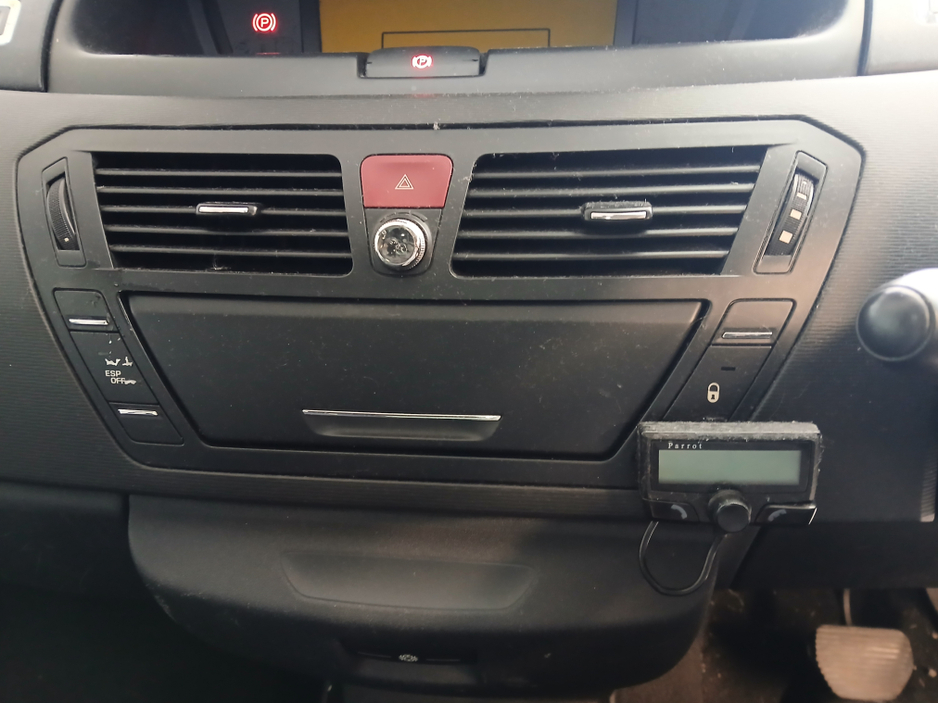 2010 Citroen C4 Picasso - image 7