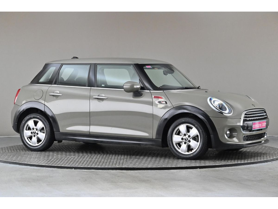 2020 MINI Hatch - image 12