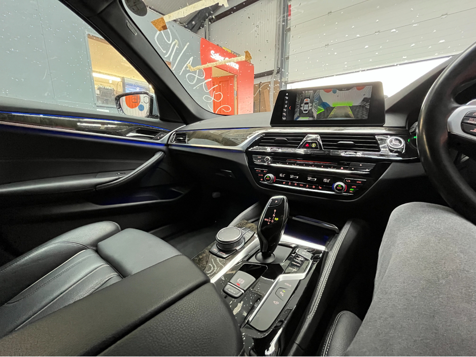 2019 BMW 5 Series - image 21