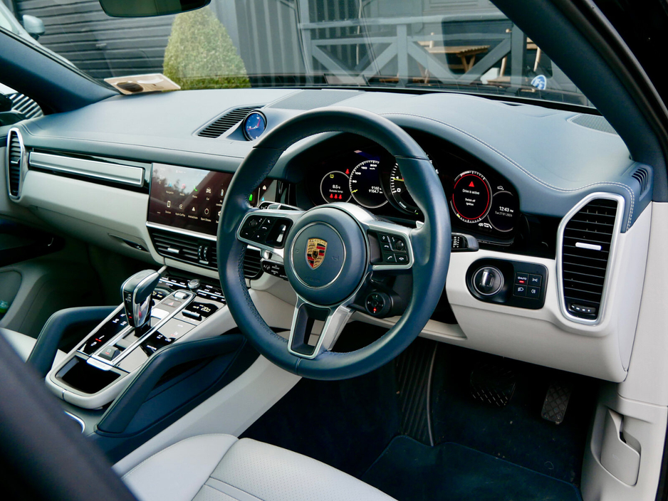 2023 Porsche Cayenne 3.0 V6 E-Hybrid 4WD Auto €87,950