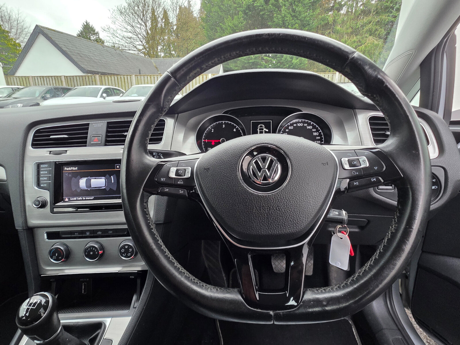 2015 Volkswagen Golf - image 16