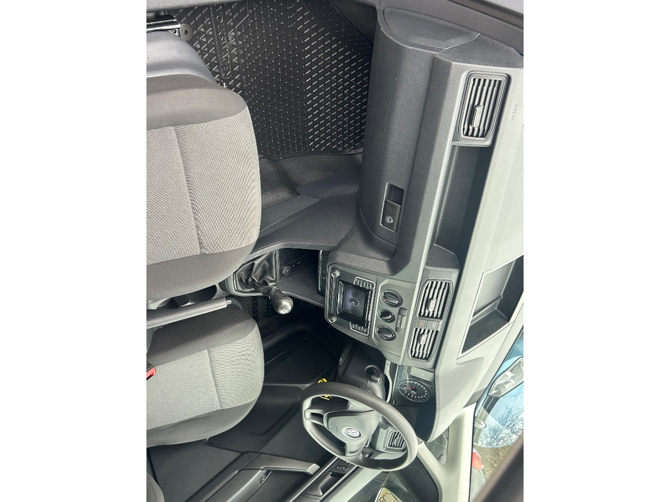 2020 Volkswagen Caddy - image 17