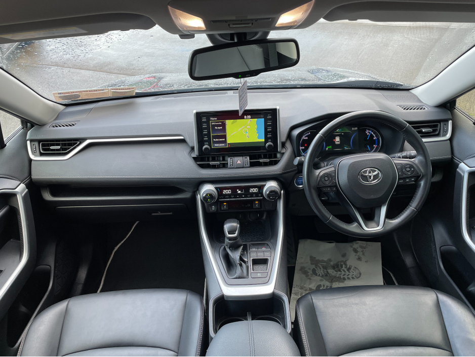 2022 Toyota Rav4 - image 9