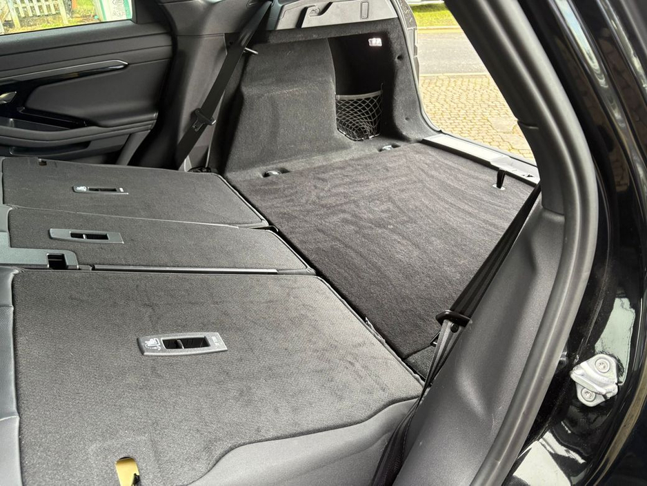 2022 Land Rover Range Rover Evoque - image 31