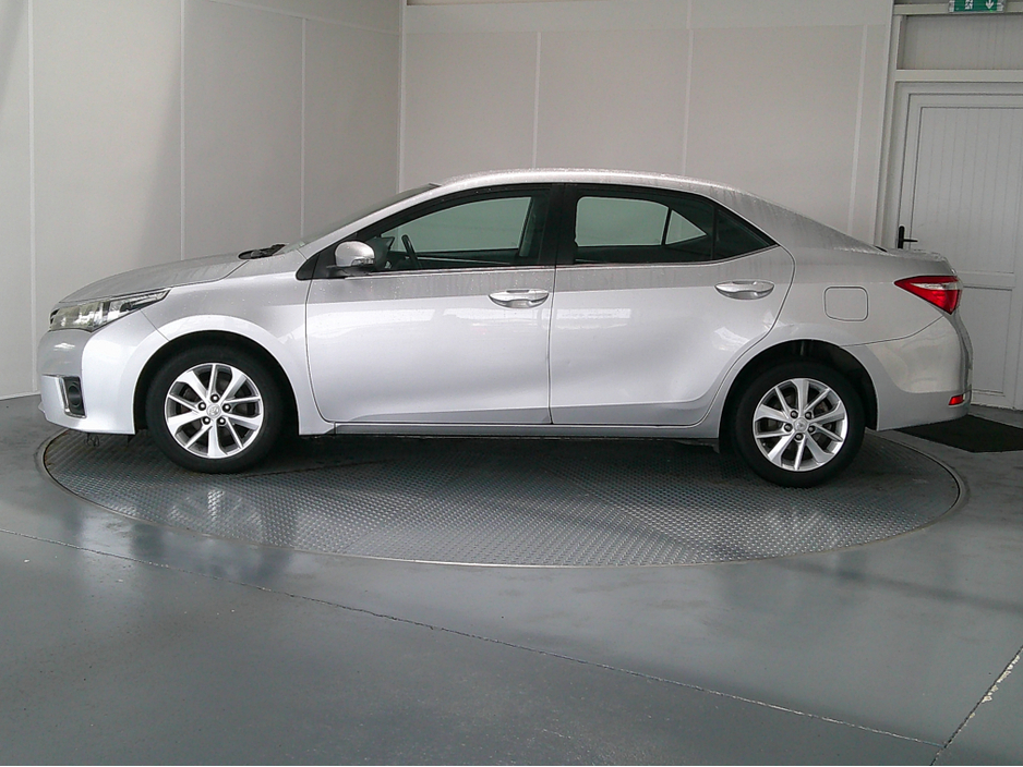 2014 Toyota Corolla - image 4