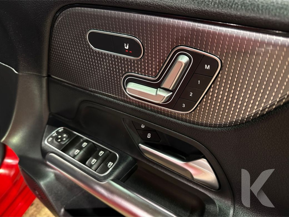 2019 Mercedes-Benz B Class B180 1.4 AUTOMATIC - HALF BLACK LEATHER - FACTORY ALLOY WHEELS - ELECTRIC/HEATED SEAT - REAR CAMERA €24,950