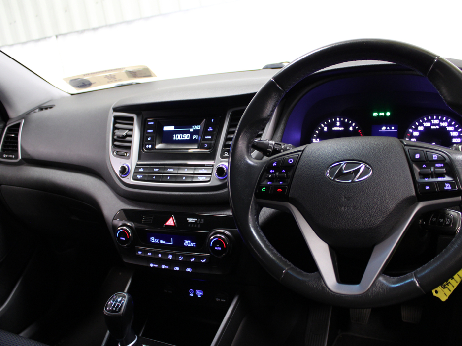 2017 Hyundai Tucson - image 17