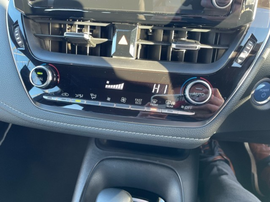 2023 Toyota Corolla Estate Tourer - Luna Edition - 1.8 Hybrid - Automatic - Tax EUR 180 - 1 Owner From New // Remote Central Locking // Front Electric Windows // Rear Electric Windows // Electric Mirrors // Heated Mirror €27,899