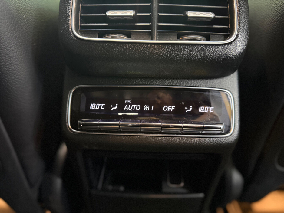 2021 Mercedes-Benz GLE Class - image 26