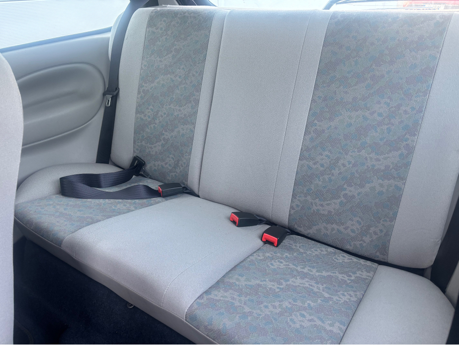 1999 Ford Fiesta - image 20