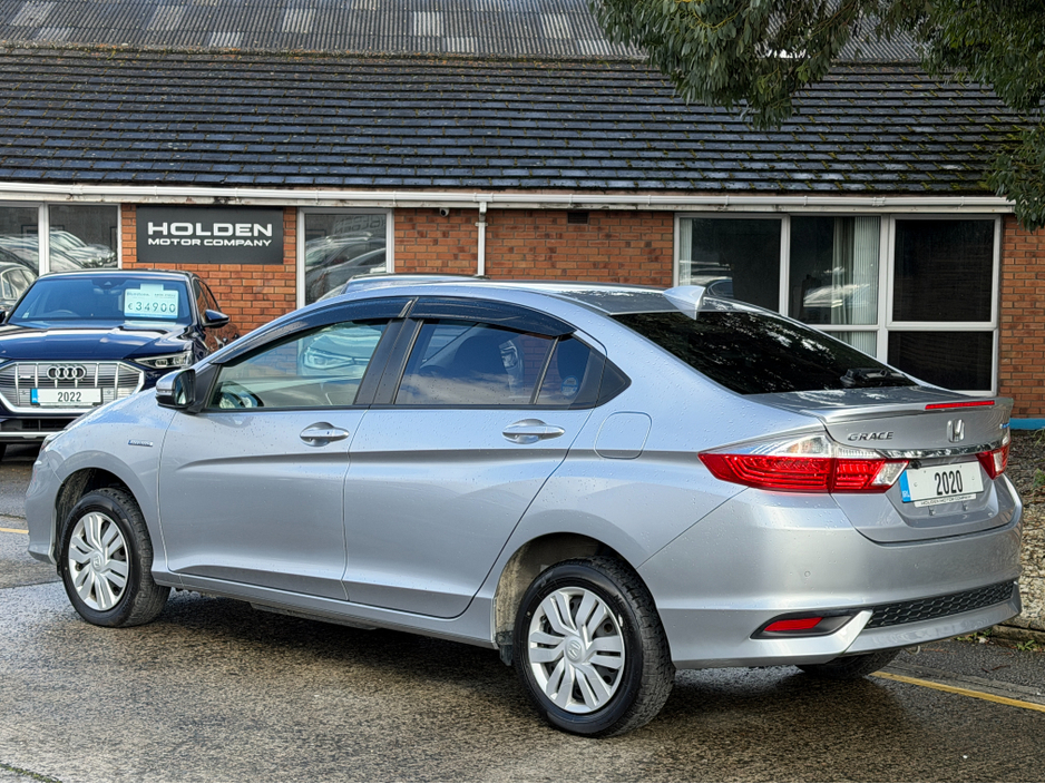 2020 Honda Grace - image 12