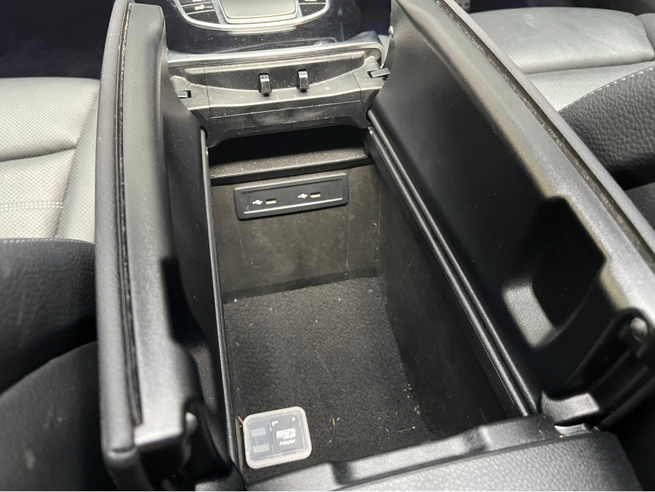 2020 Mercedes-Benz EQC - image 26