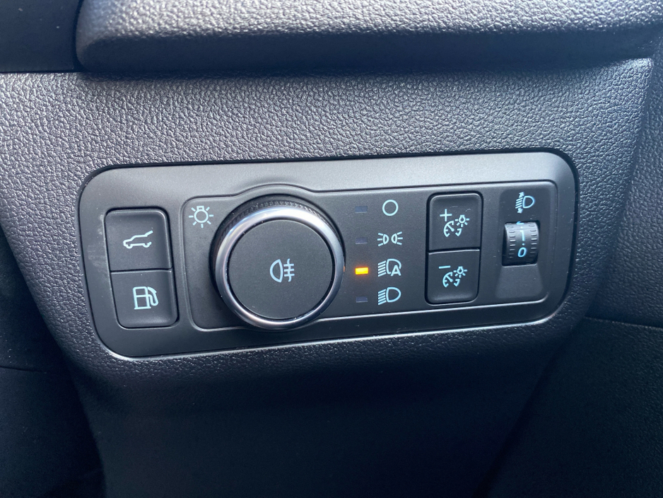 2025 Ford Kuga - image 18