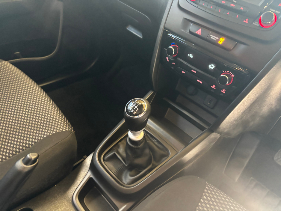 2023 Suzuki Vitara - image 5