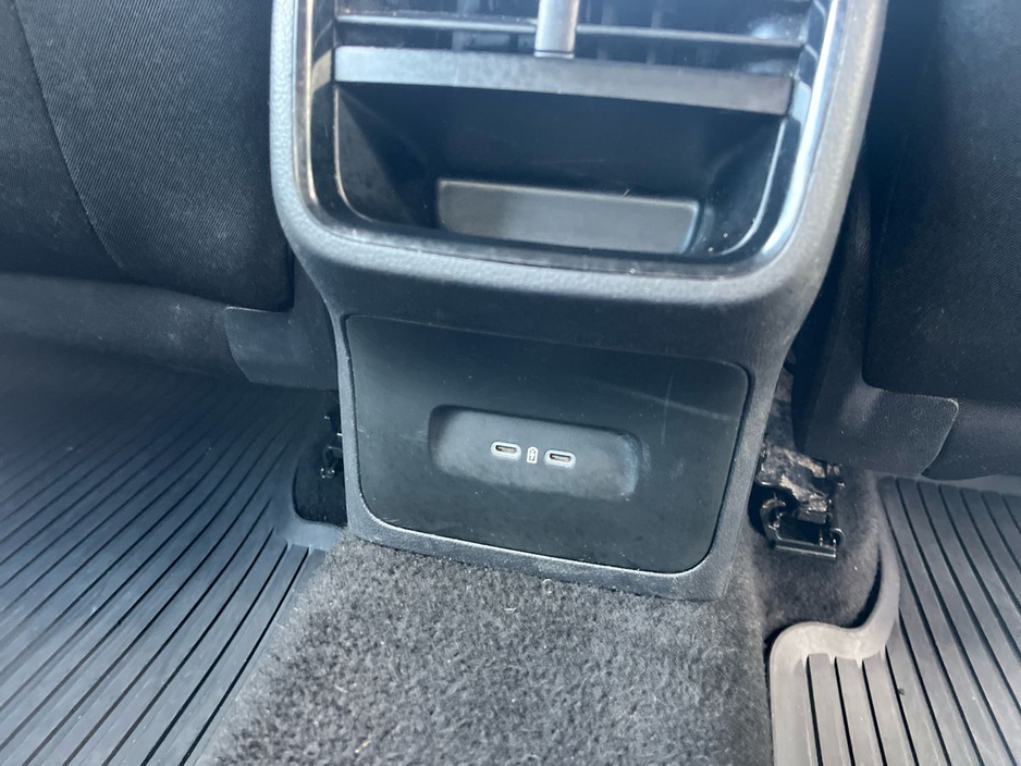 2022 Skoda Octavia - image 13