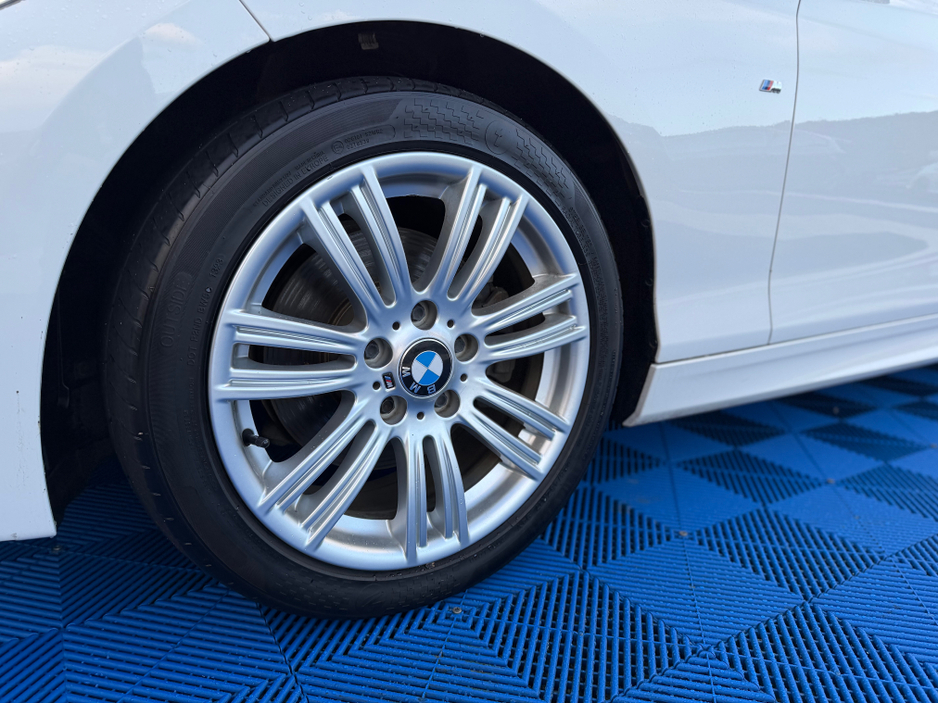 2016 BMW 1 Series - image 11