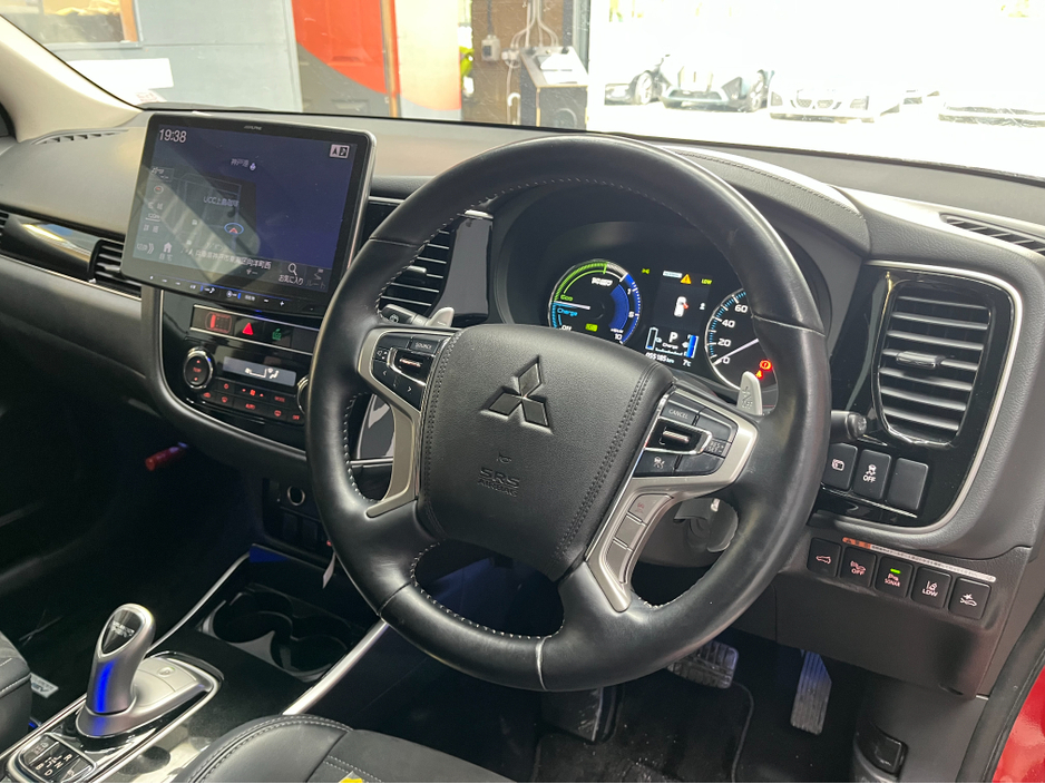 2019 Mitsubishi Outlander - image 8