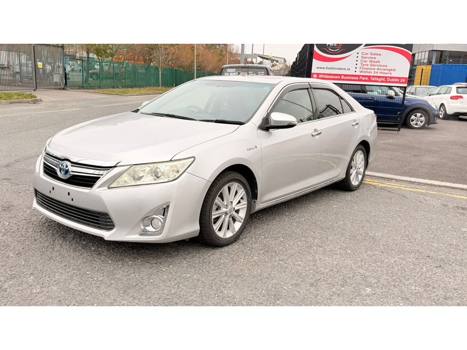 2012 Toyota Camry - image 8