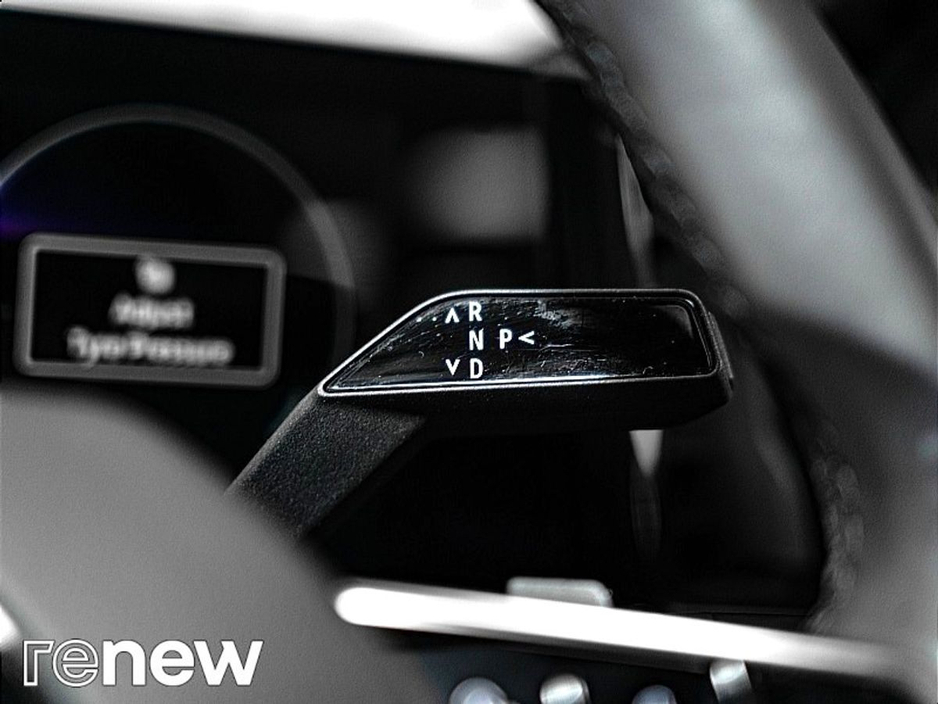 2024 Renault Megane E-Tech - image 22