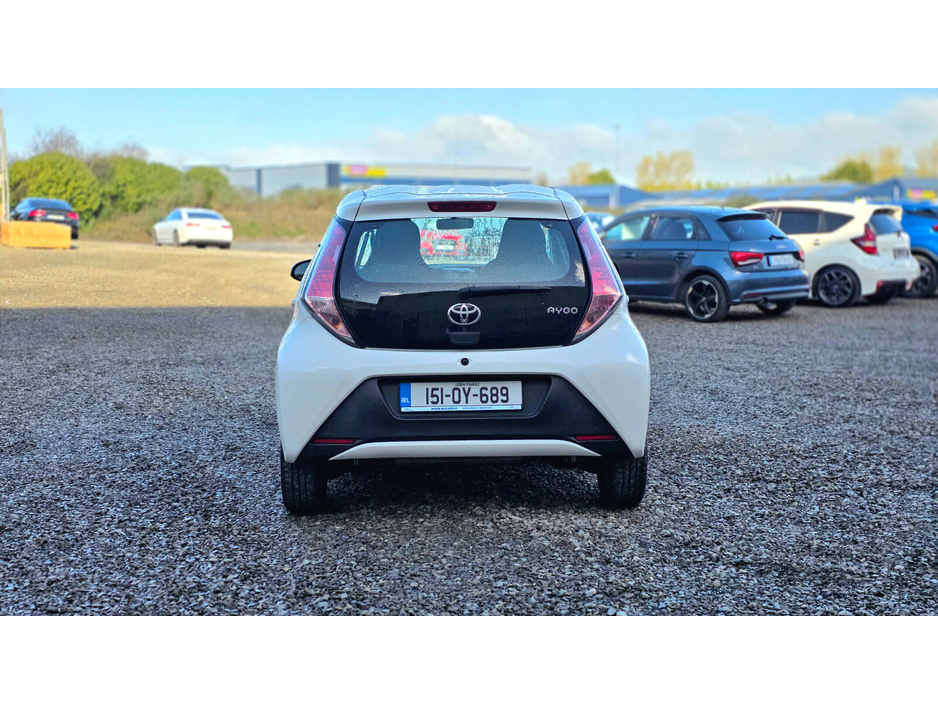 2015 Toyota Aygo - image 3