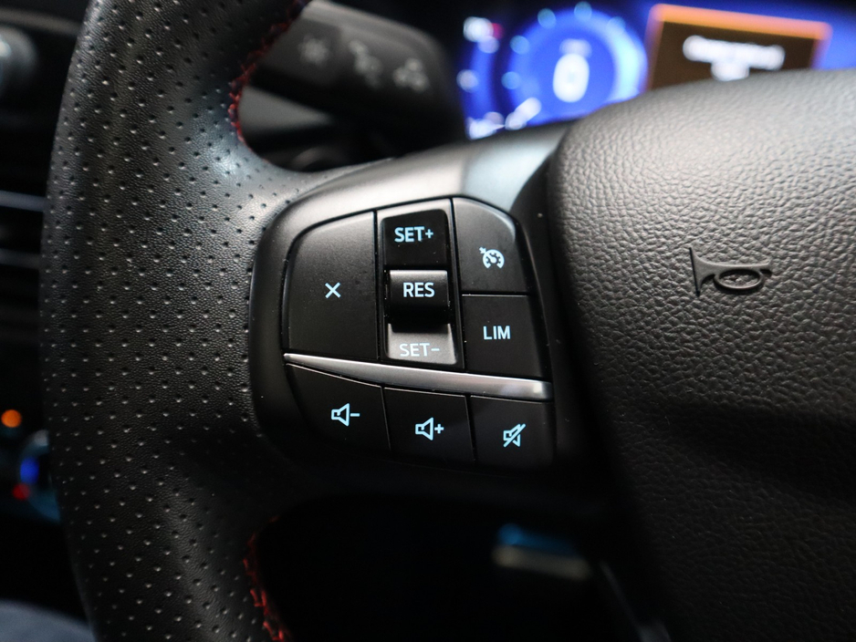 2023 Ford Kuga - image 16