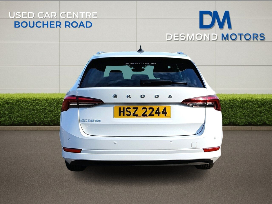 2023 Skoda Octavia - image 10