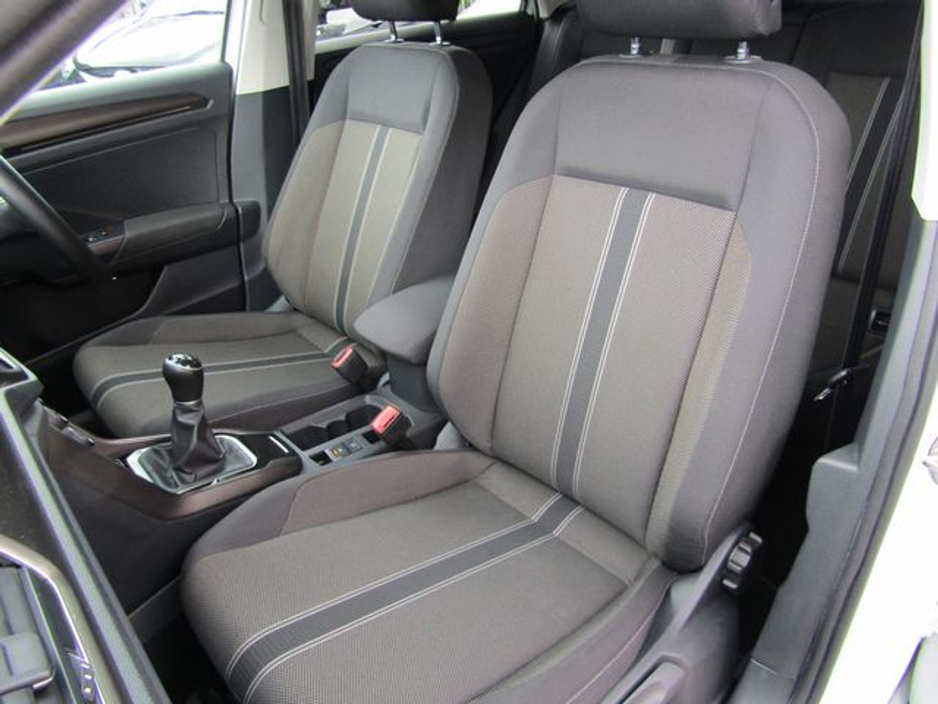 2019 Volkswagen T-Roc - image 15