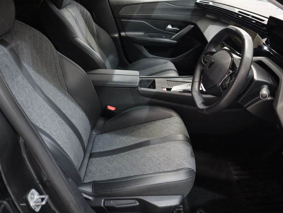 2023 Peugeot 408 *38* ALLURE 1.2 130 AUTOMATIC 6 €25,800