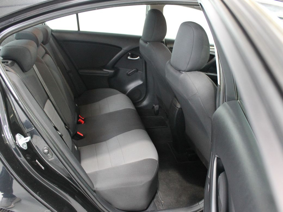 2016 Toyota Avensis - image 13