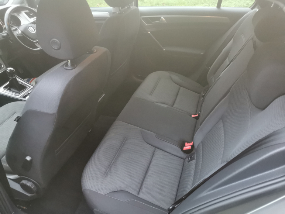 2016 Volkswagen Golf - image 16